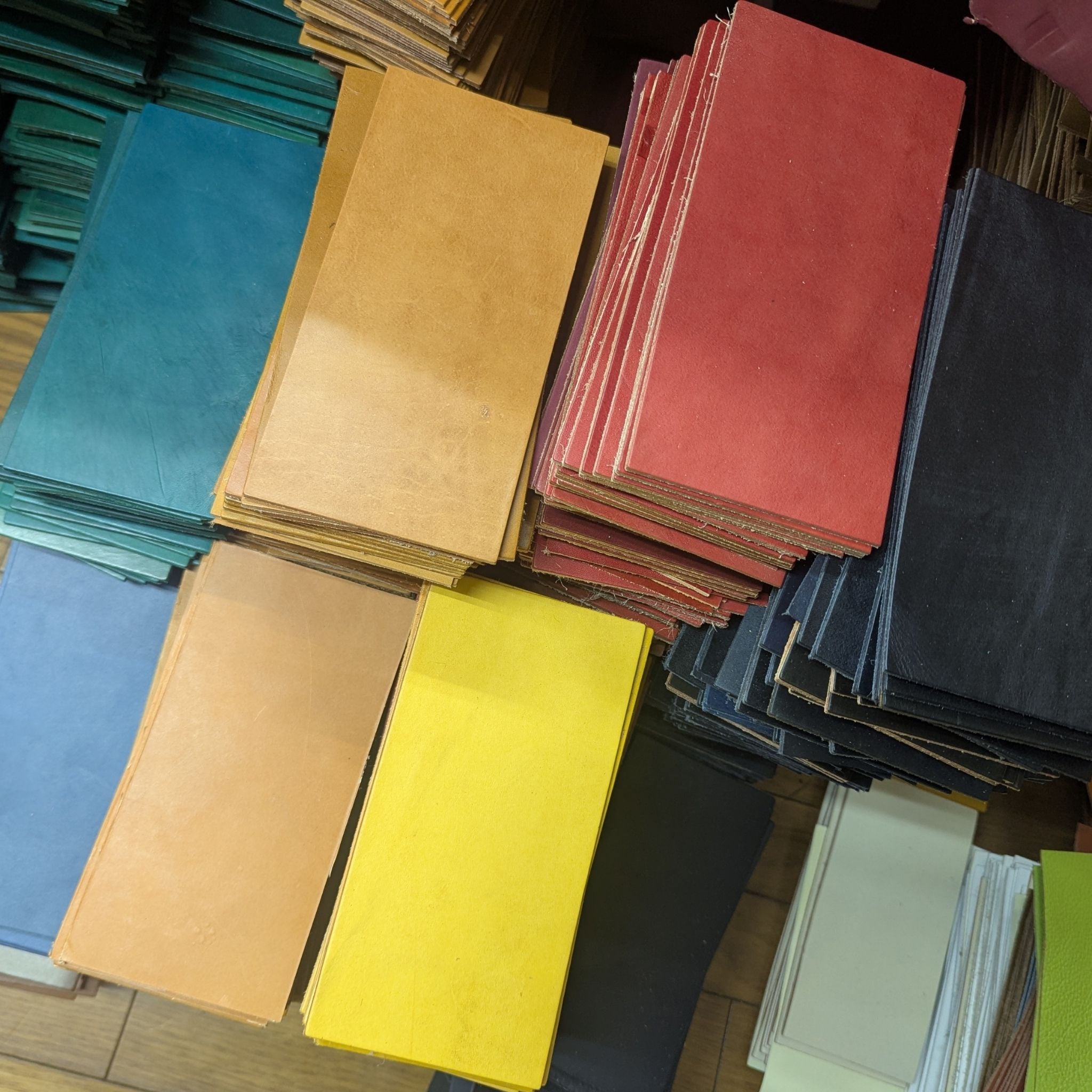 【10枚セット!*限定大特価 】:オイルヌメ小判サイズ(10㎝×20㎝)素材 B・Cランク 協伸レザーオンラインショップ