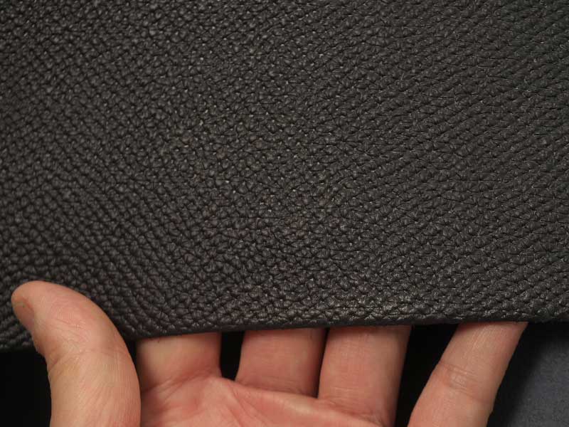 オイルヌメ 型押し 半裁(ブラック:2.5〜3.0mm厚:217ds)