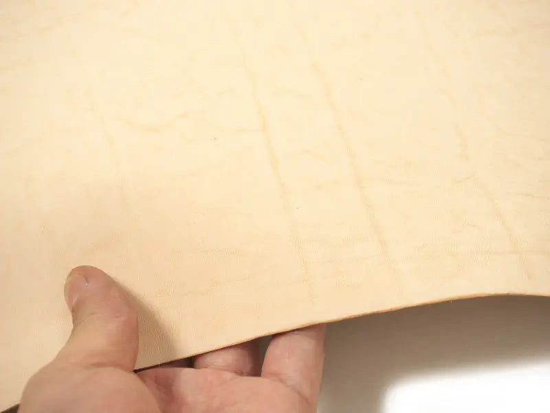 【1点もの】:シルクタッチヌメ革タンロー半裁ハーフ(尻)#105ds 協伸レザーオンラインショップ