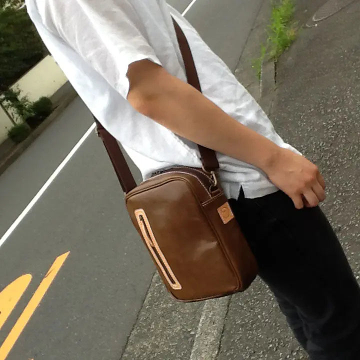 メンズ縦型ショルダーバッグ  協伸レザーオンラインショップ