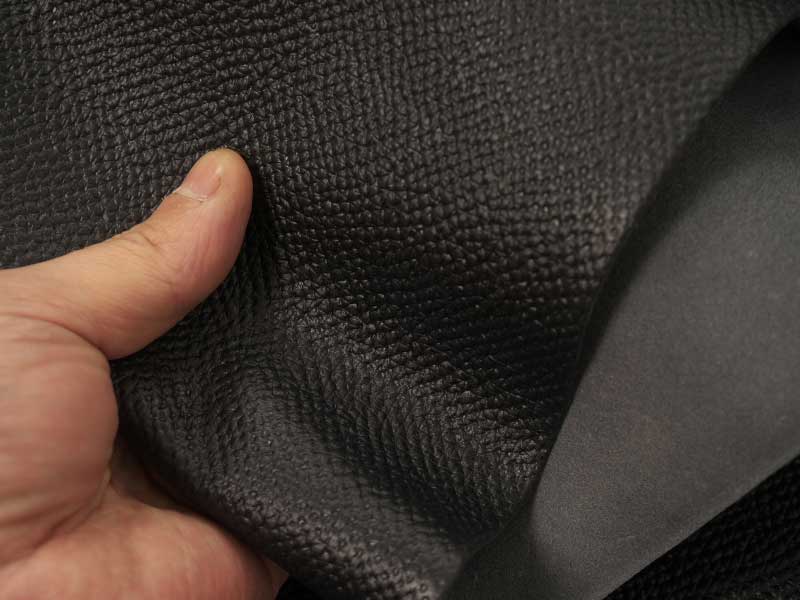 オイルヌメ 型押し半裁（ブラック：1.0mm厚：225ds）